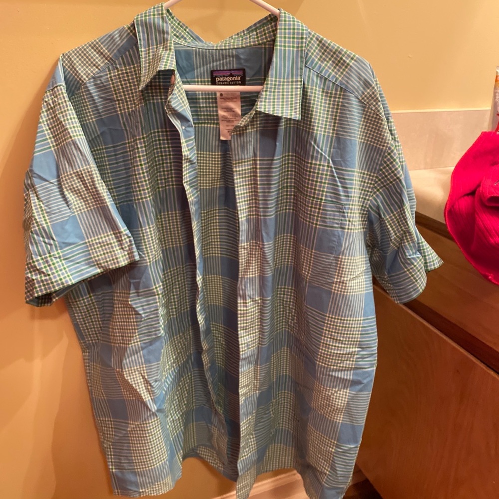 Patagonia Men’s Button Short Sleeve Shirt XL